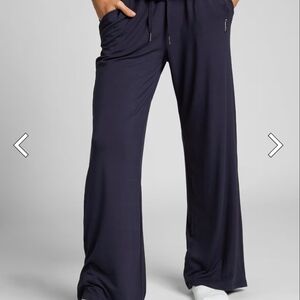 Comfrt Cloud Lounge EUC Navy Wide Leg Pants